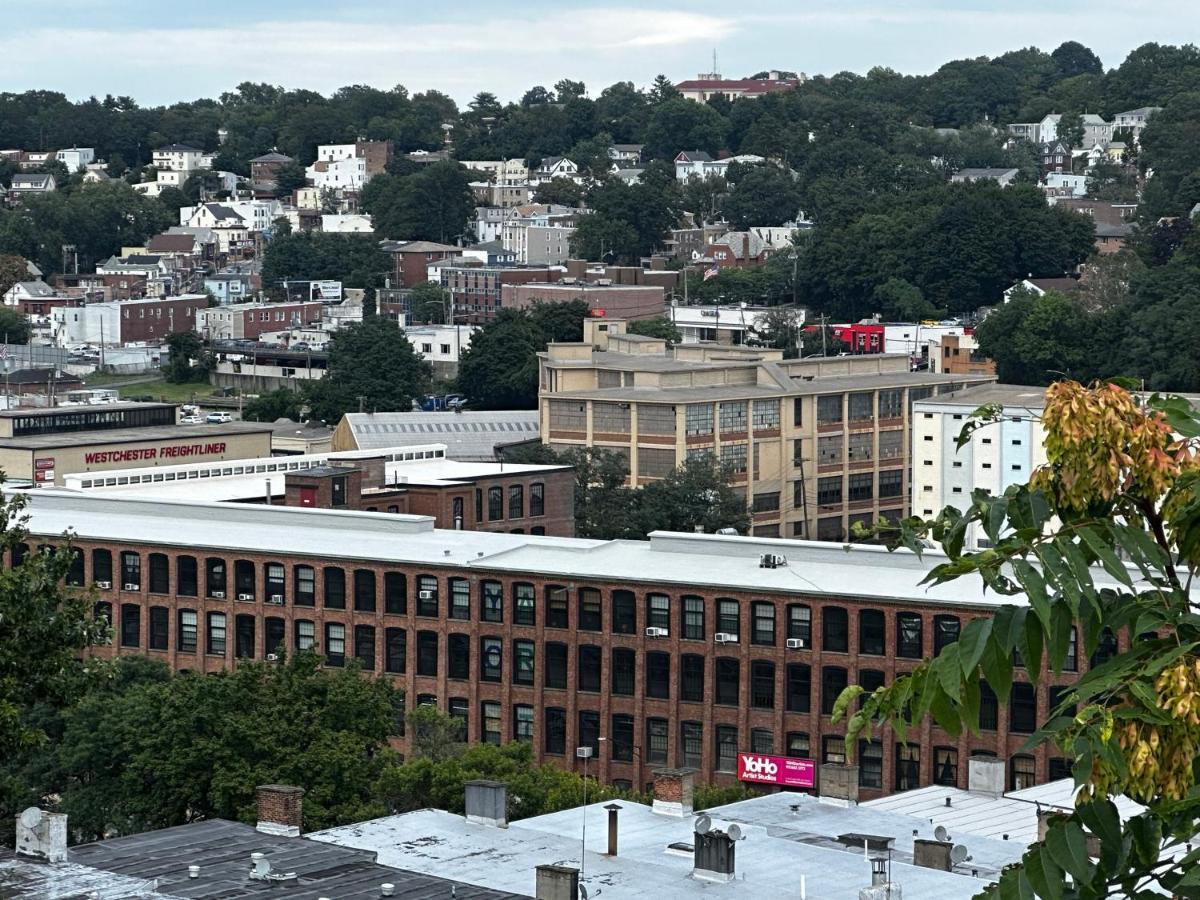 Hotel 4-A Diamond In Yonkers Exterior foto